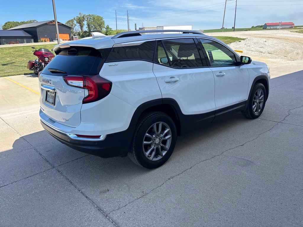 Used 2023 GMC Terrain SLT w/ Tech Package AWD/4WD image 4