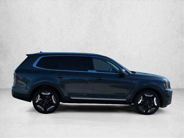 Used 2023 Kia Telluride EX w/ EX Captain's Chair Package FWD image 4