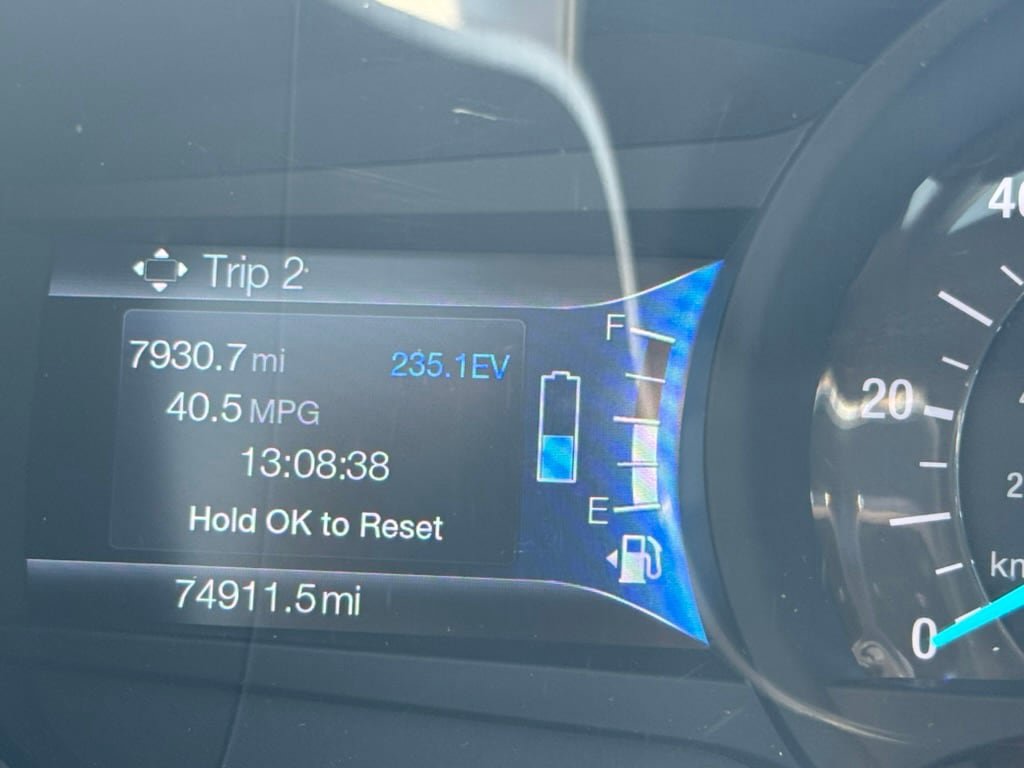 Used 2017 Ford Fusion SE w/ Equipment Group 601A image 11