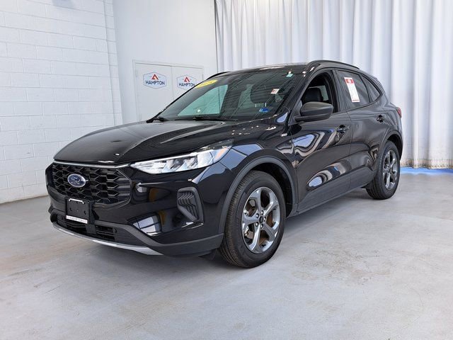 Used 2025 Ford Escape ST-Line FWD image 2