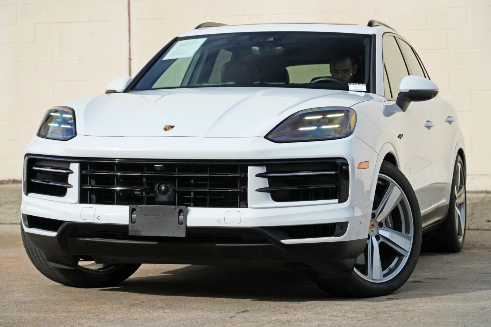 Used 2024 Porsche Cayenne AWD/4WD image 3