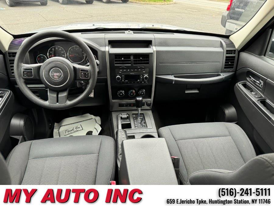 Used 2011 Jeep Liberty Sport image 11