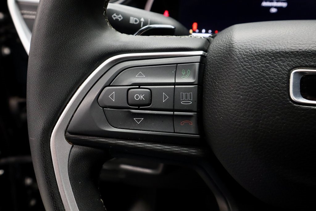 Used 2024 Jeep Grand Cherokee L Laredo image 30