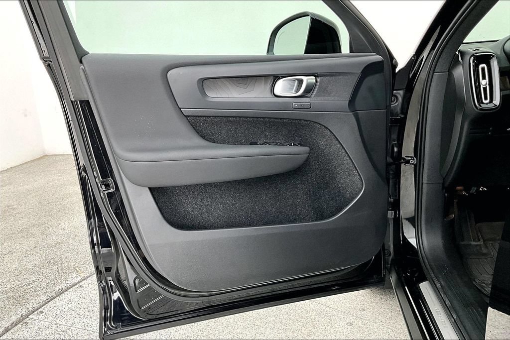 Certified 2023 Volvo XC40 Recharge Plus AWD/4WD image 23