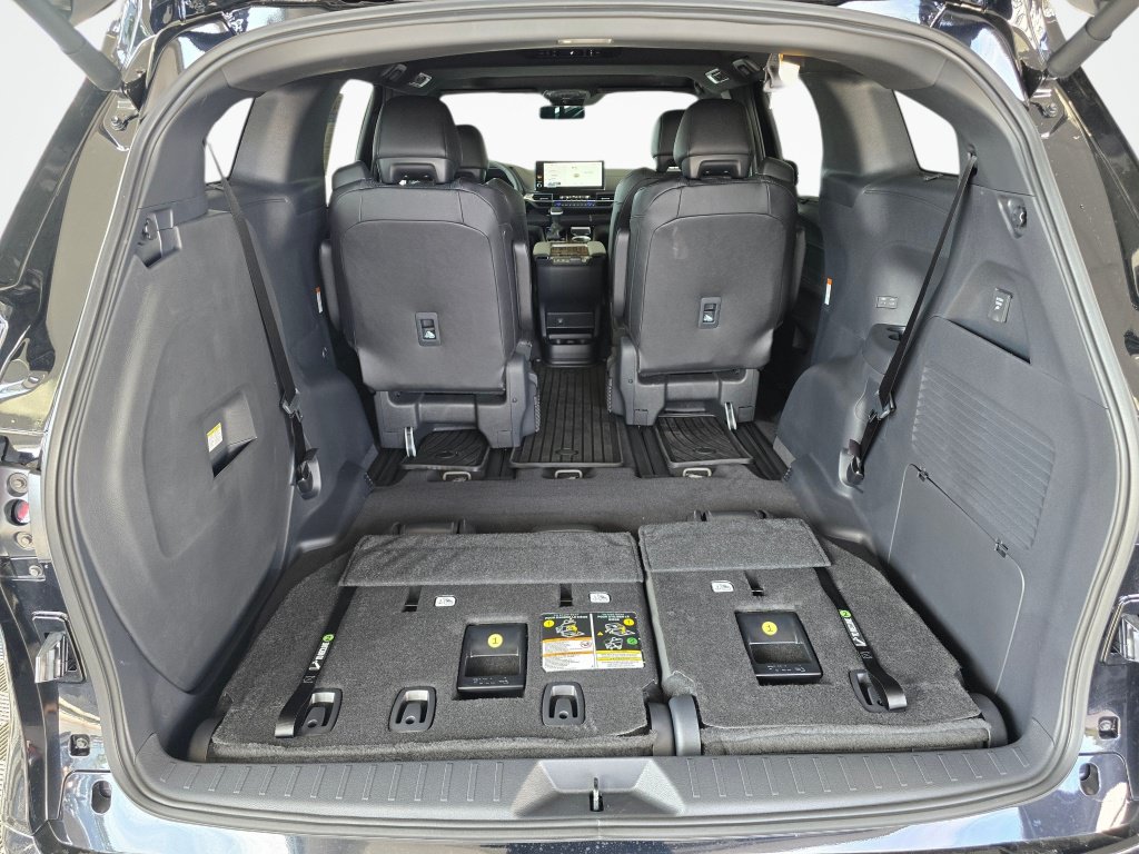 New 2026 Toyota Sienna Limited AWD/4WD image 16