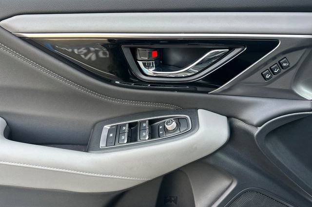 Used 2025 Subaru Outback Limited image 11
