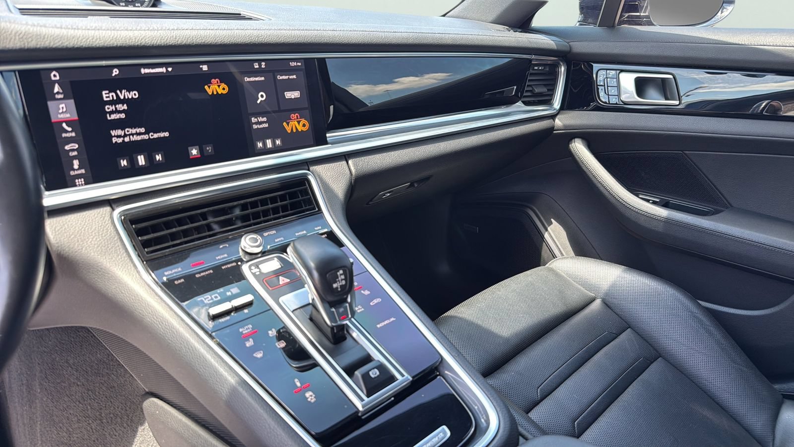 Used 2019 Porsche Panamera 4 AWD/4WD image 19