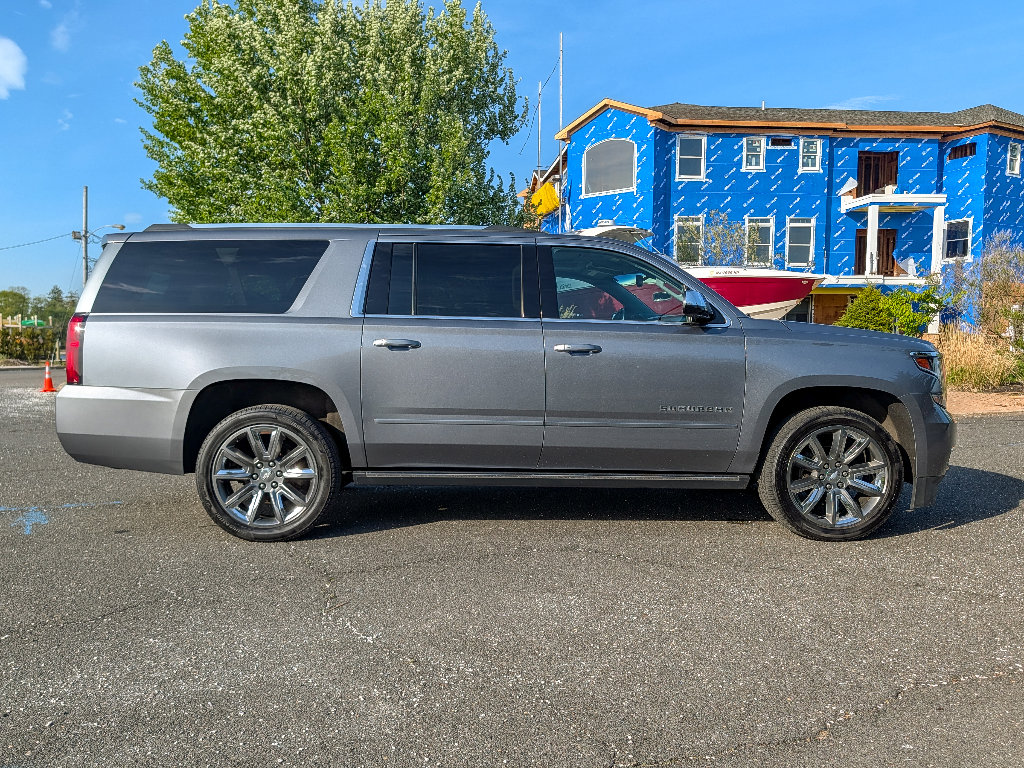 Used 2019 Chevrolet Suburban Premier AWD/4WD image 4