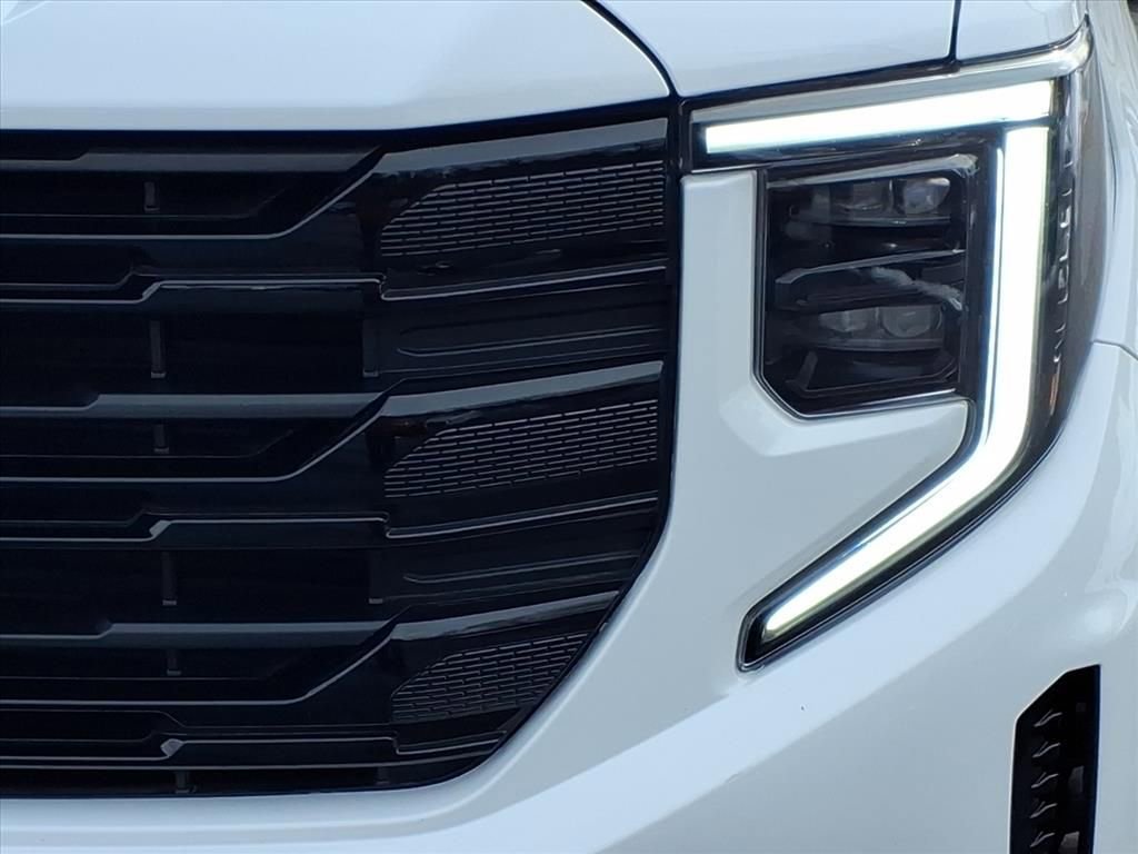 Used 2024 GMC Sierra 1500 Elevation image 8