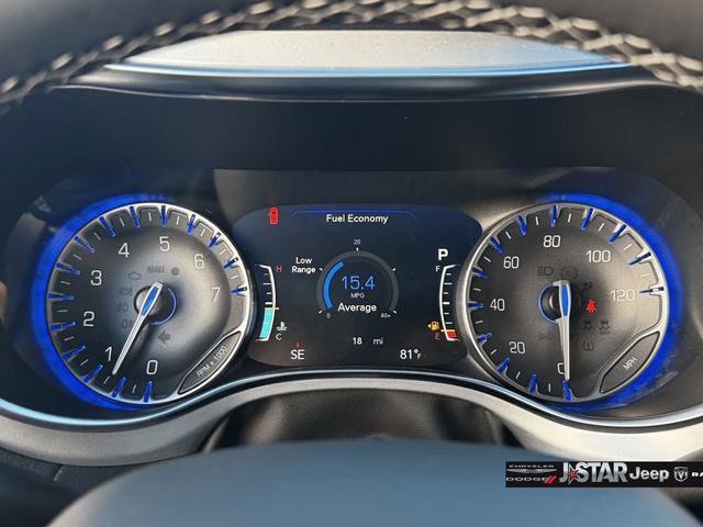 New 2026 Chrysler Pacifica Limited w/ Uconnect Theater Family Group image 14