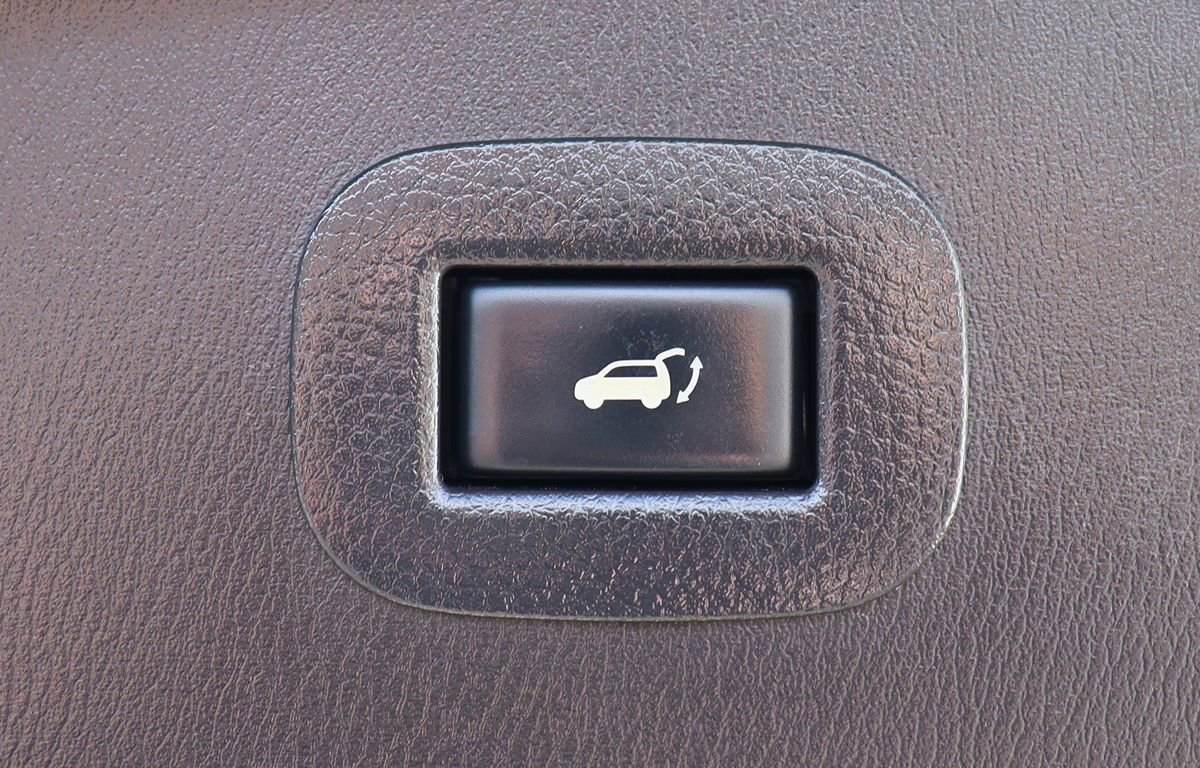 Used 2019 Nissan Armada Platinum w/ Captain's Chairs Package AWD/4WD image 23