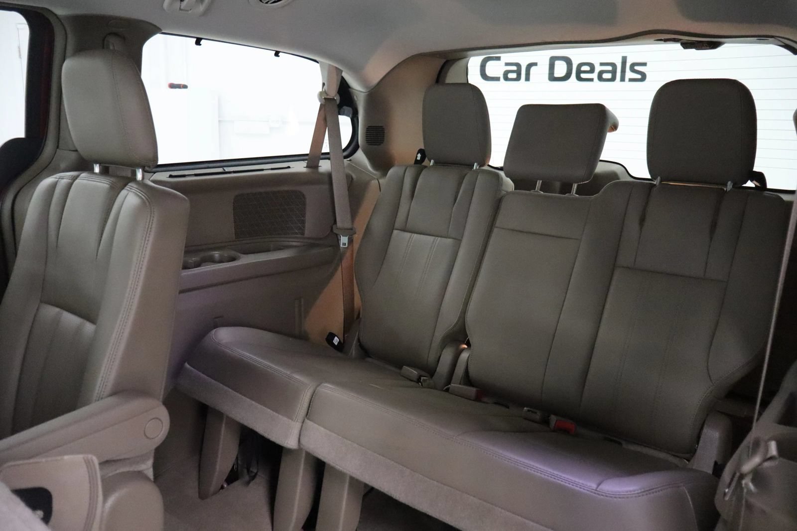 Used 2014 Chrysler Town & Country Touring-L w/ Driver Convenience Group FWD image 18