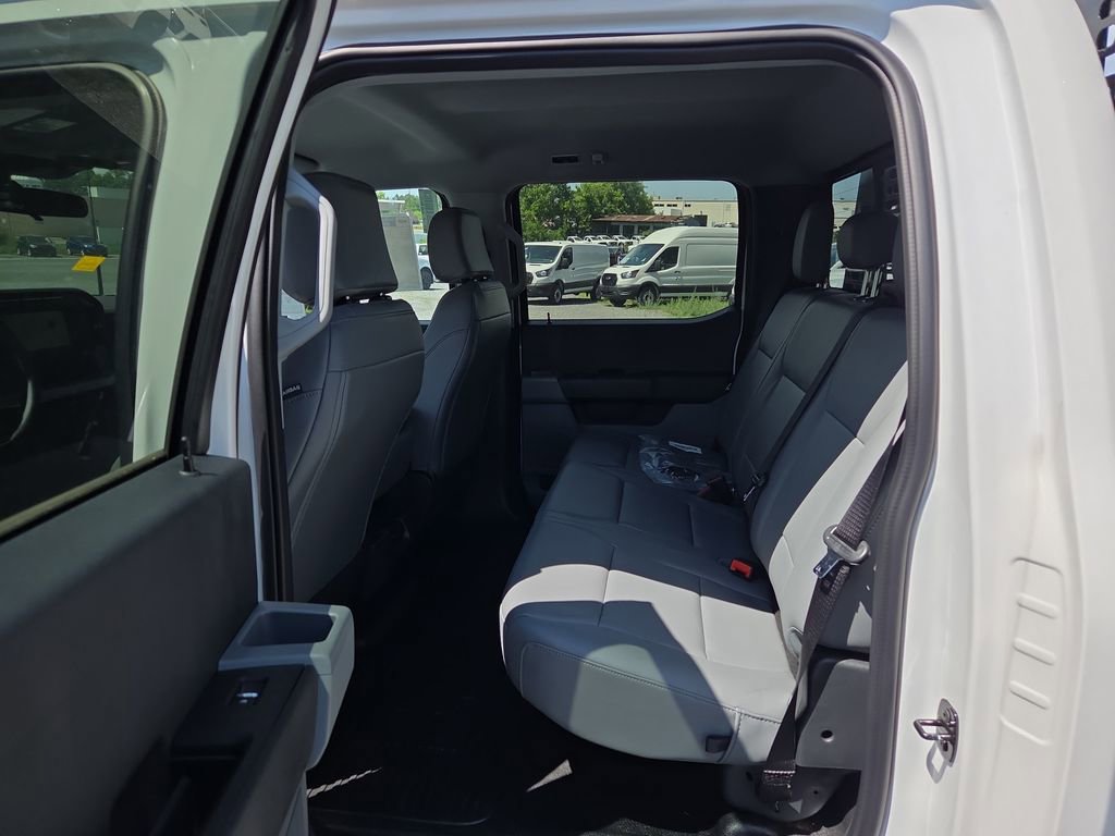 New 2024 Ford F350 XL w/ XL Chrome Package RWD image 29