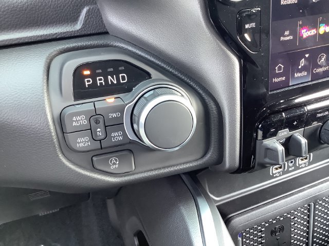 New 2026 RAM 1500 Big Horn AWD/4WD image 16