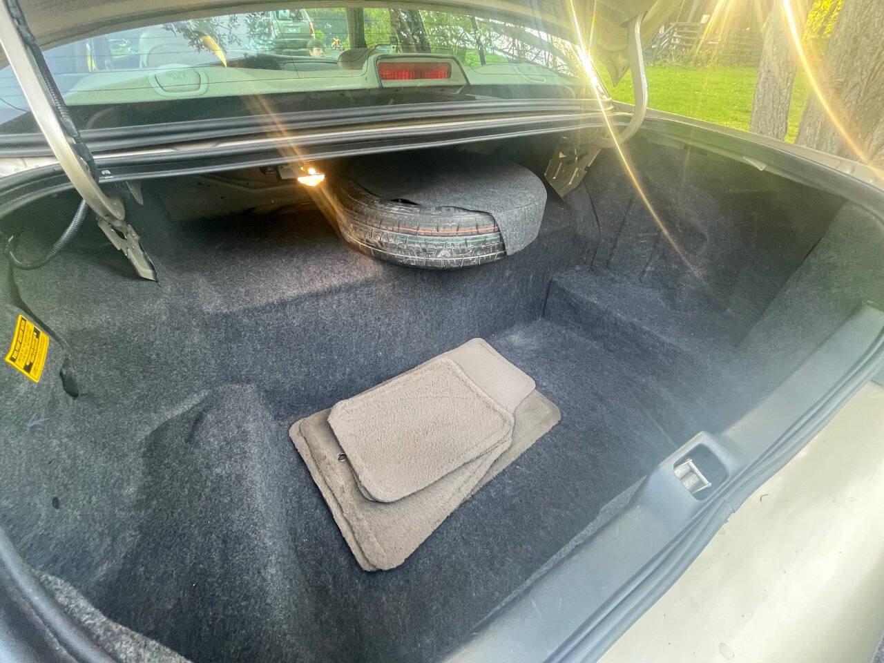 Used 2000 Ford Crown Victoria LX RWD image 9