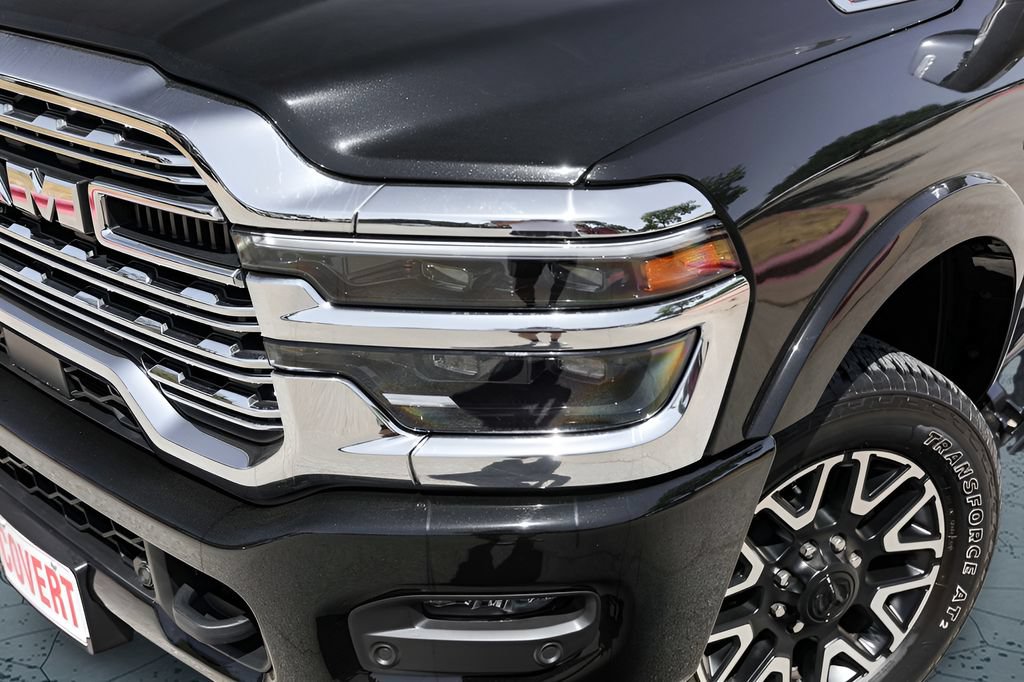 Used 2026 RAM 2500 Limited AWD/4WD image 3