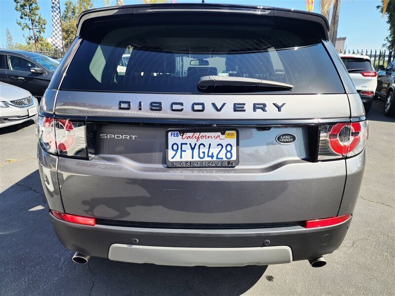 Used 2019 Land Rover Discovery Sport SE image 5