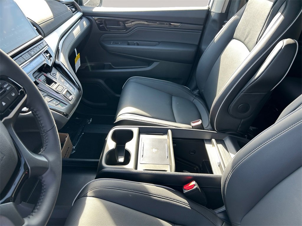 New 2026 Honda Odyssey Touring image 15