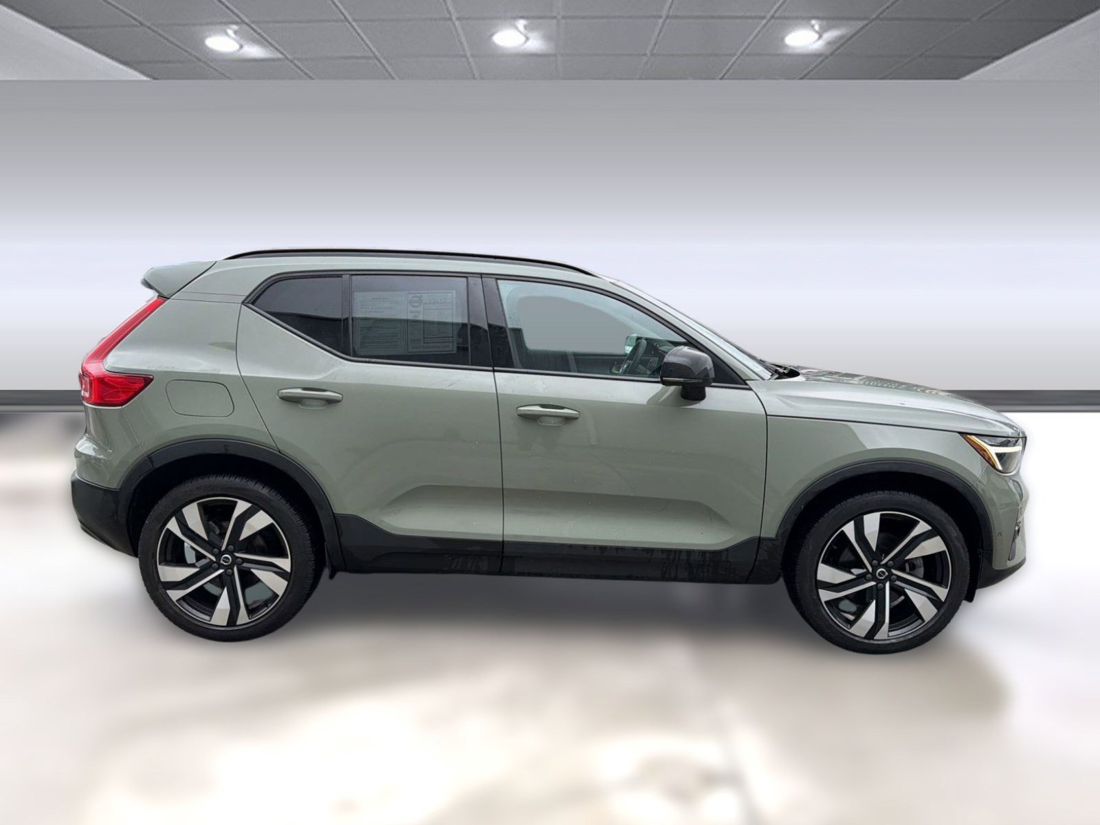 Certified 2023 Volvo XC40 B5 Plus w/ Driver Assist Package image 8
