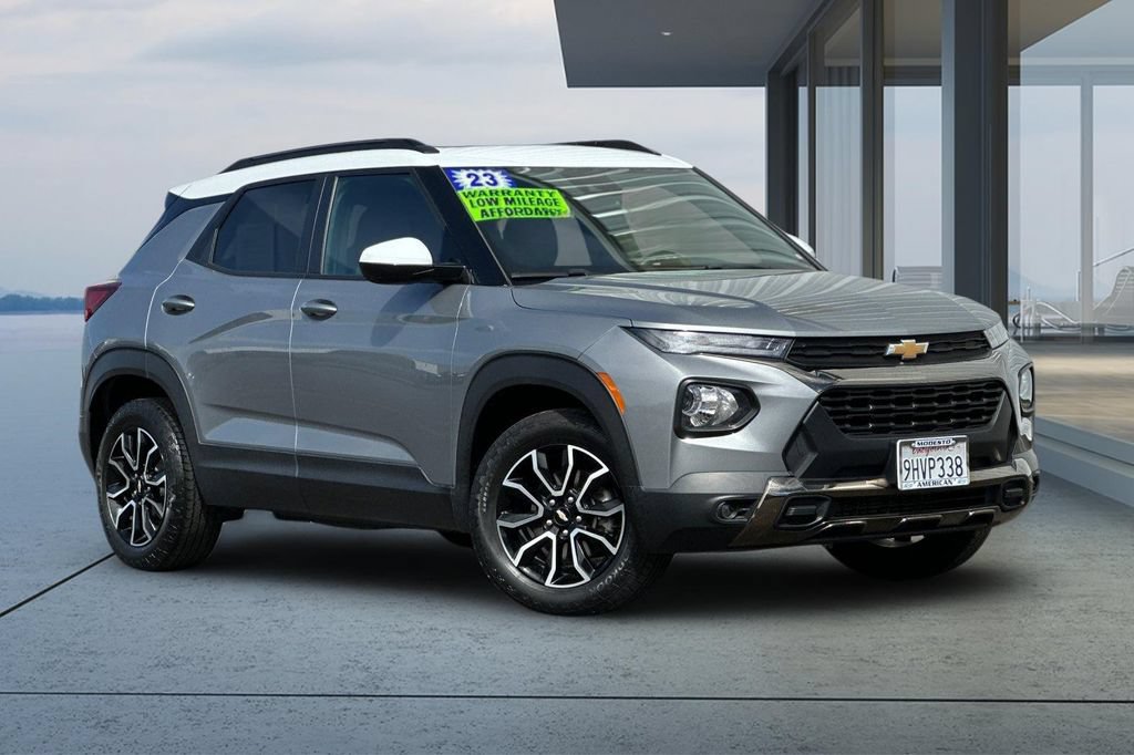 Used 2023 Chevrolet TrailBlazer ACTIV w/ Sun and Liftgate Package AWD/4WD image 2