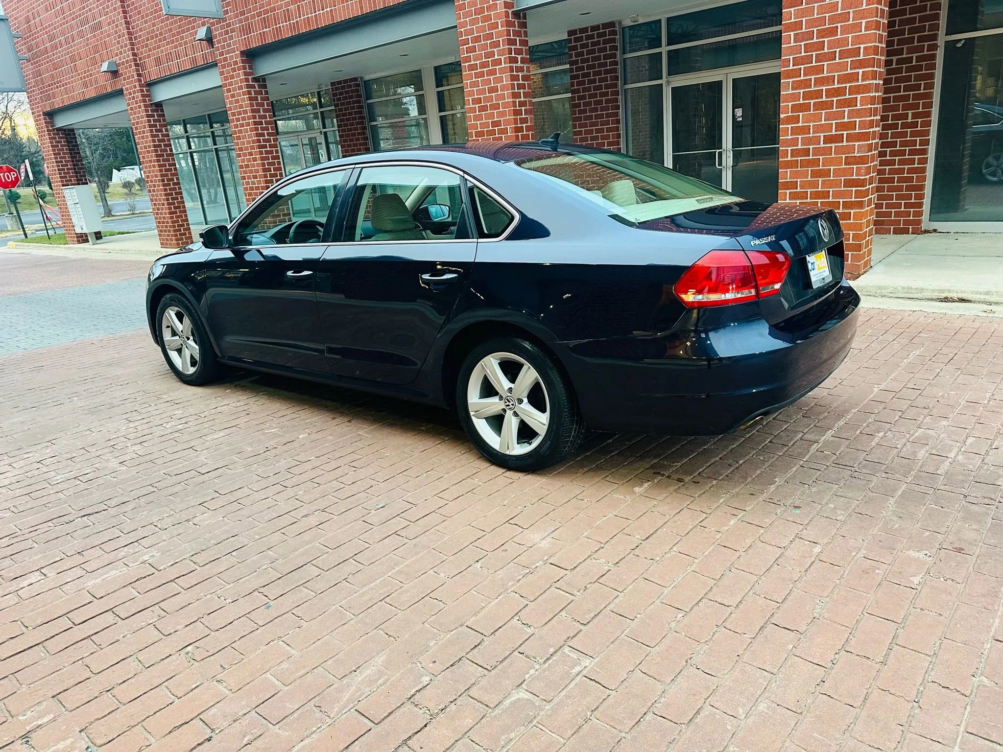 Used 2013 Volkswagen Passat TDI SE image 4
