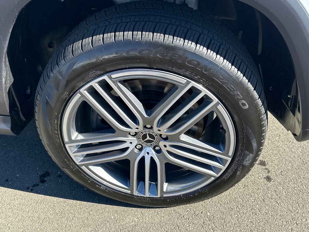 Used 2025 Mercedes-Benz GLS 450 4MATIC image 7