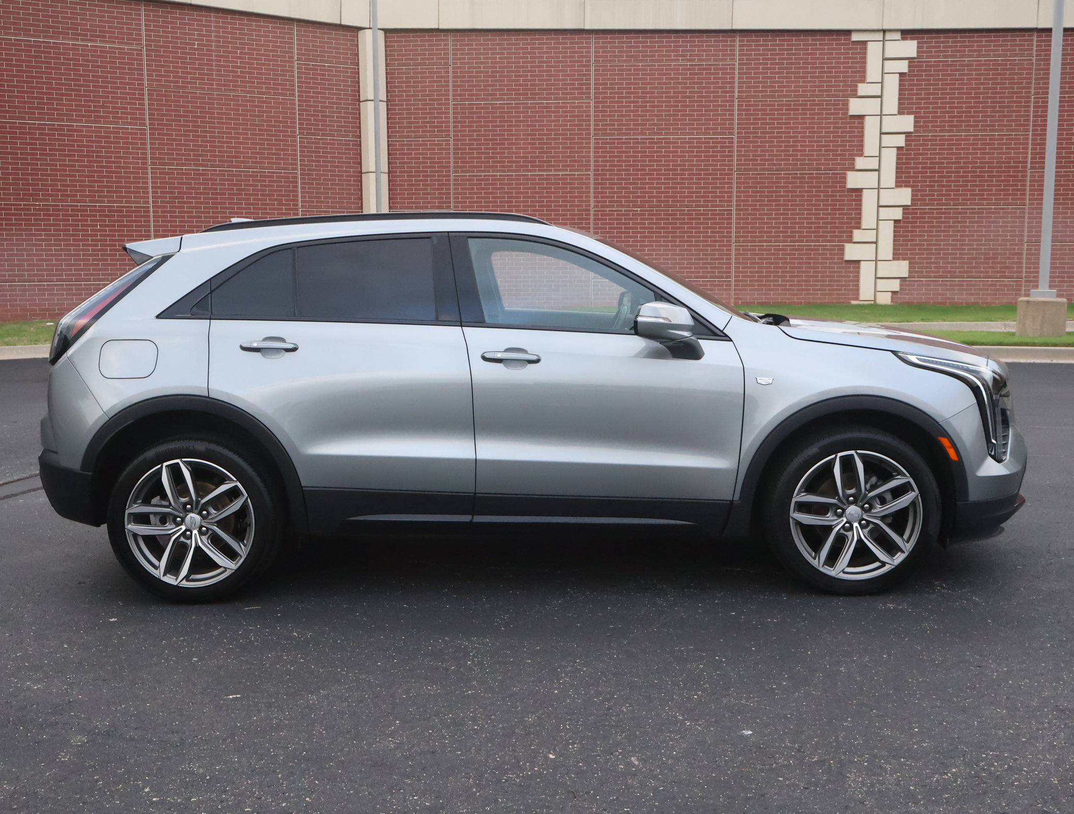Used 2023 Cadillac XT4 Sport w/ Cold Weather Package AWD/4WD image 36