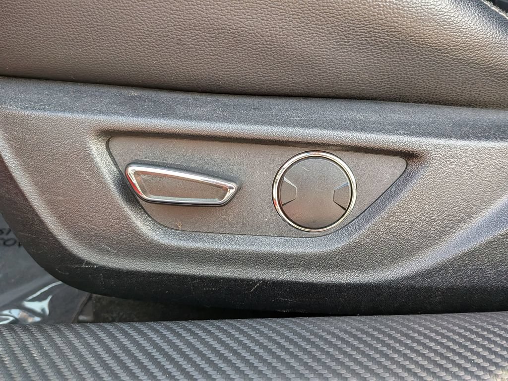 Used 2018 Ford Mustang Premium RWD image 16