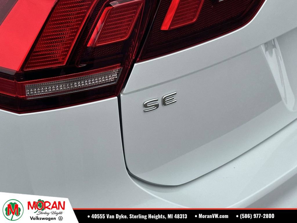 Used 2024 Volkswagen Tiguan SE R-Line AWD/4WD image 12