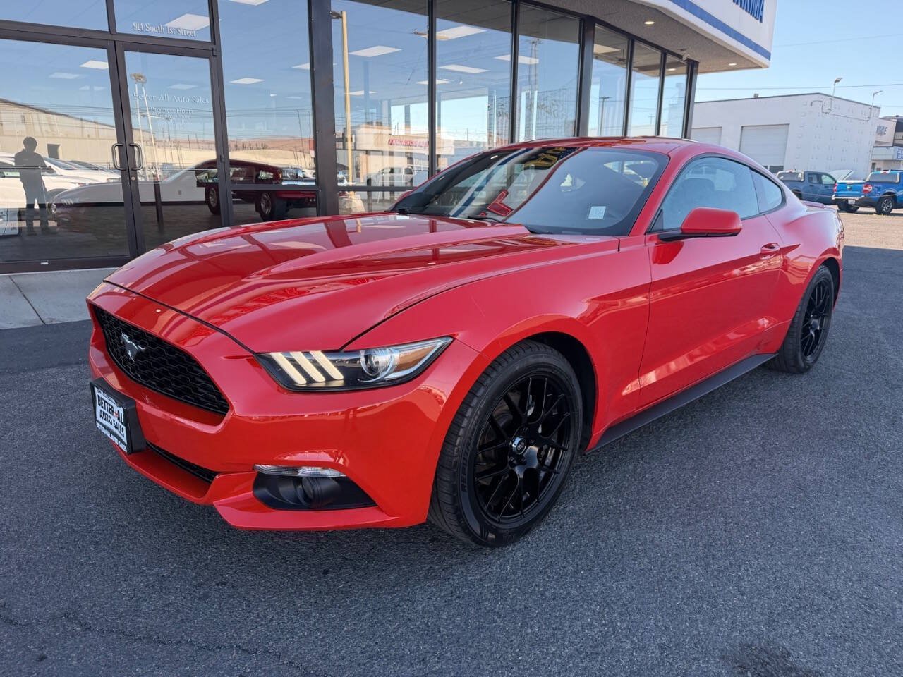 Used 2015 Ford Mustang Coupe RWD image 1