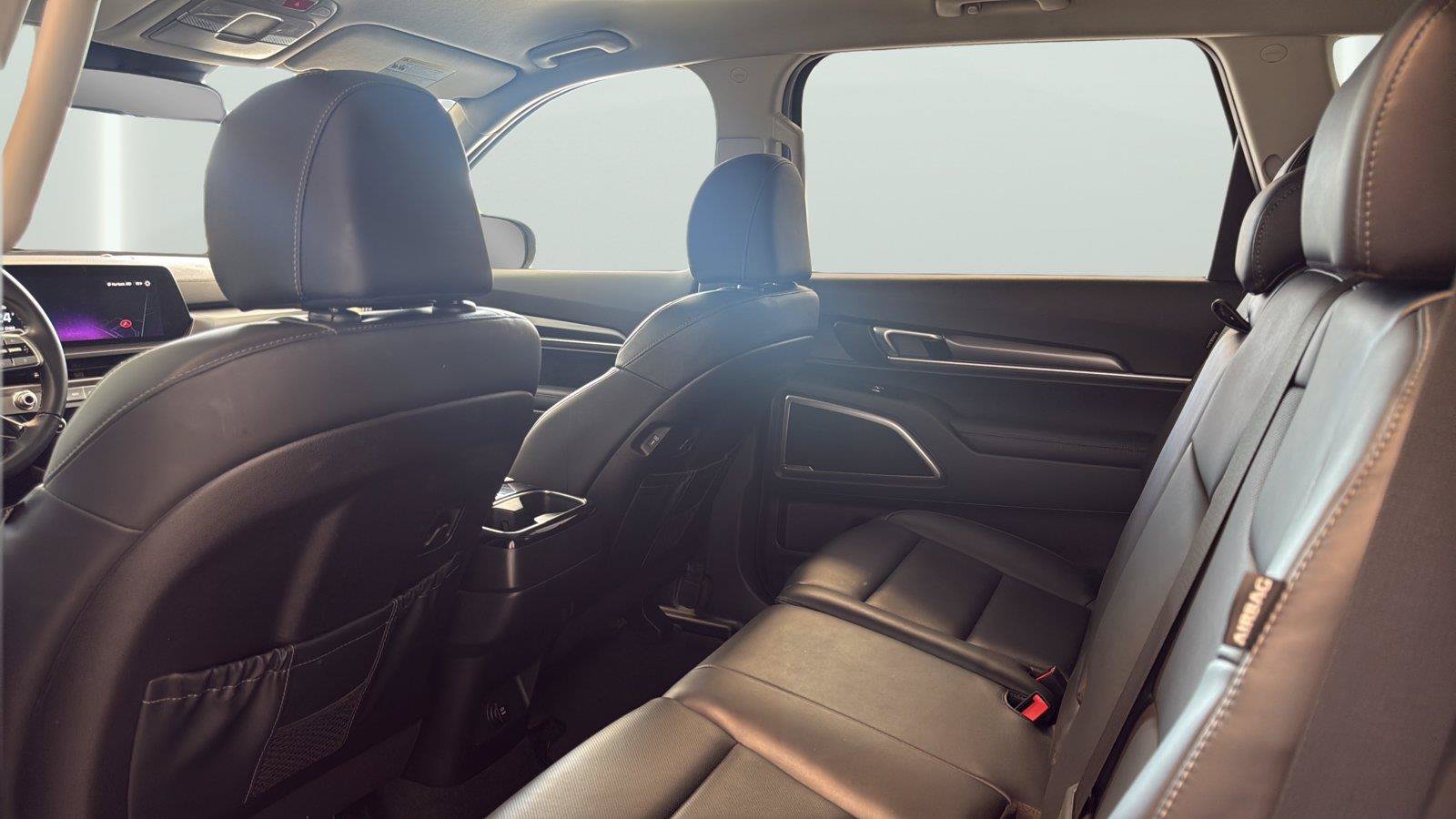 Used 2025 Kia Telluride LX FWD image 16