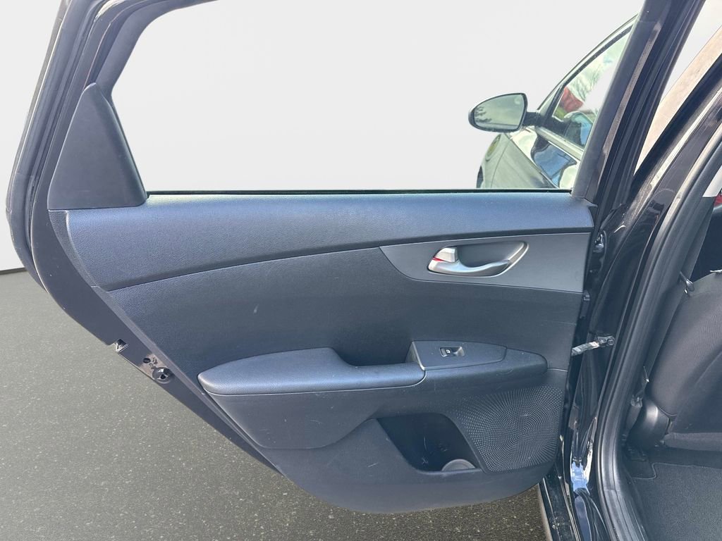 Used 2019 Kia Forte LXS image 11