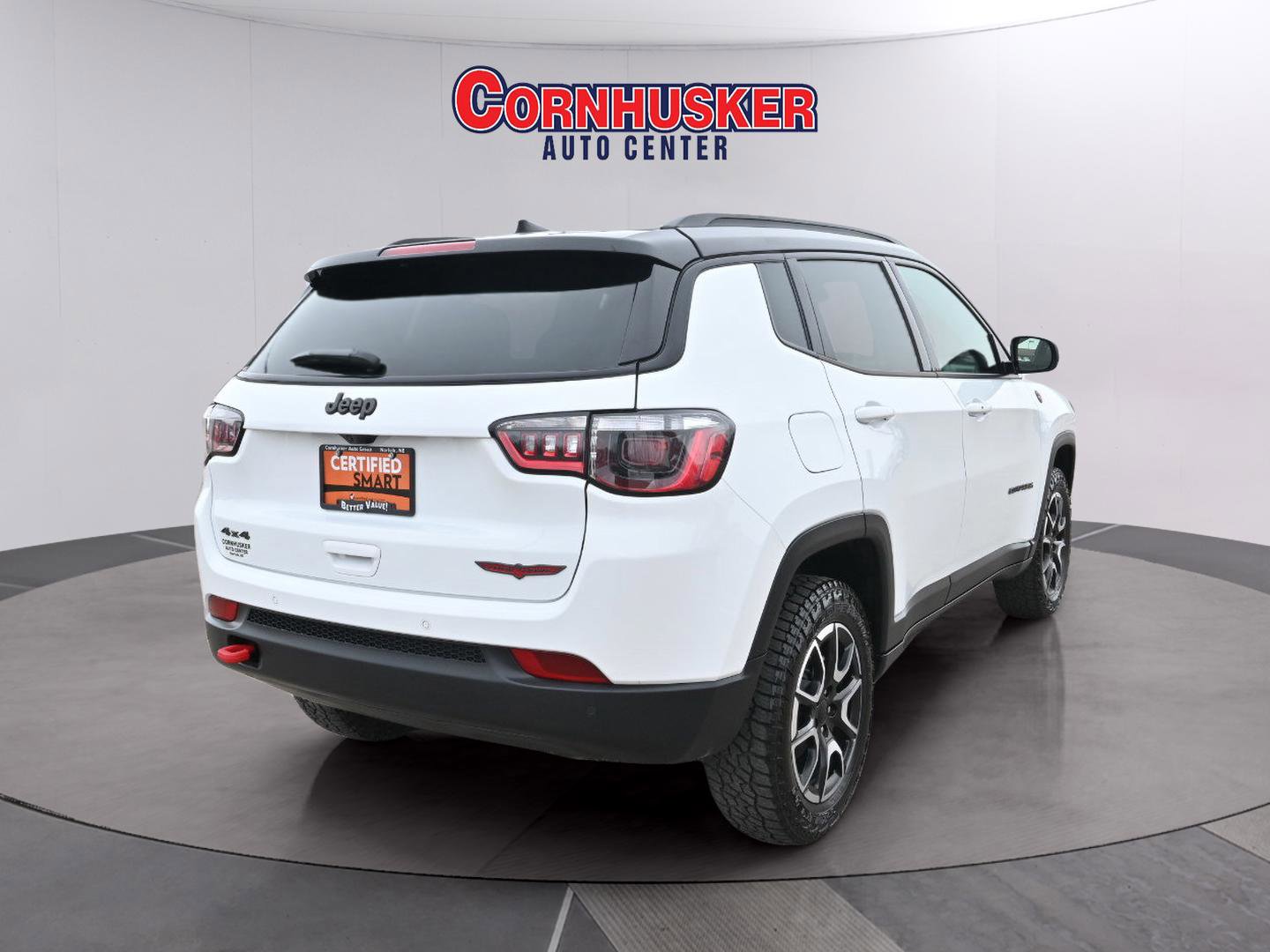 Used 2024 Jeep Compass Trailhawk image 7