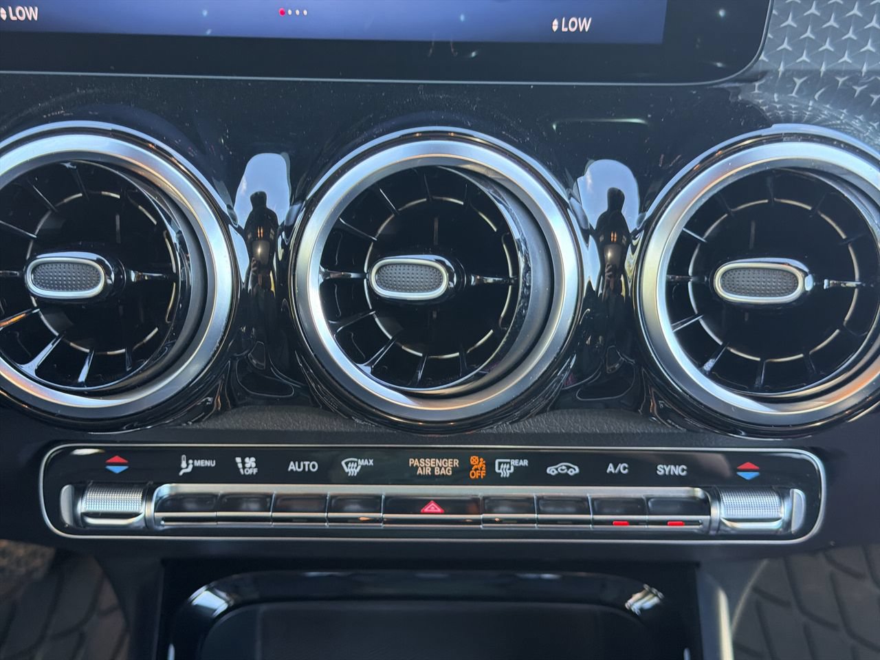 Used 2026 Mercedes-Benz GLB 250 4MATIC image 18