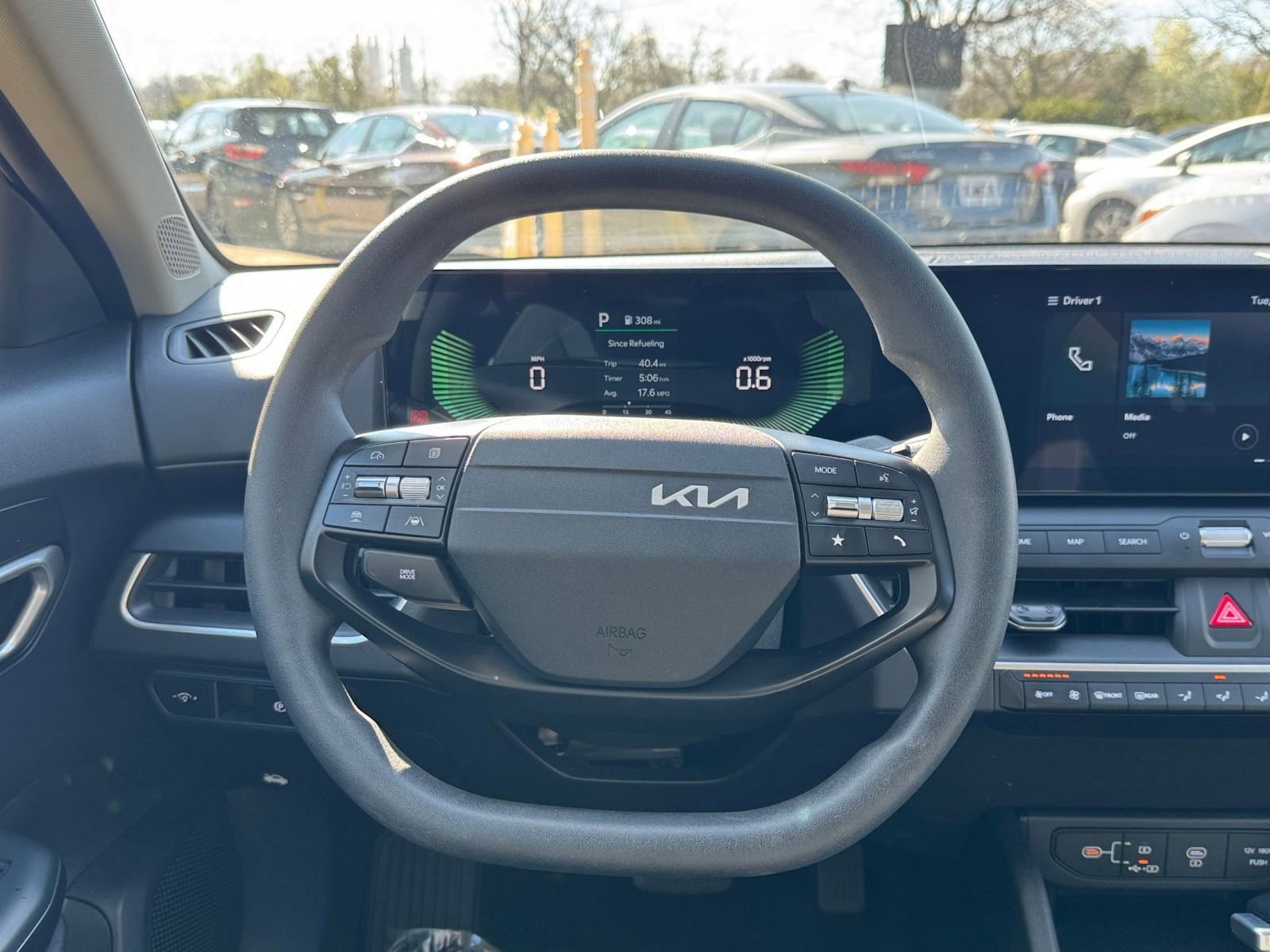 Used 2025 Kia K4 LXS image 31