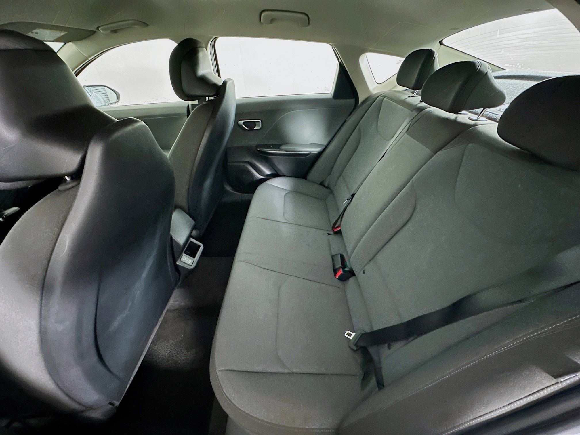 Used 2025 Kia K4 LXS image 27