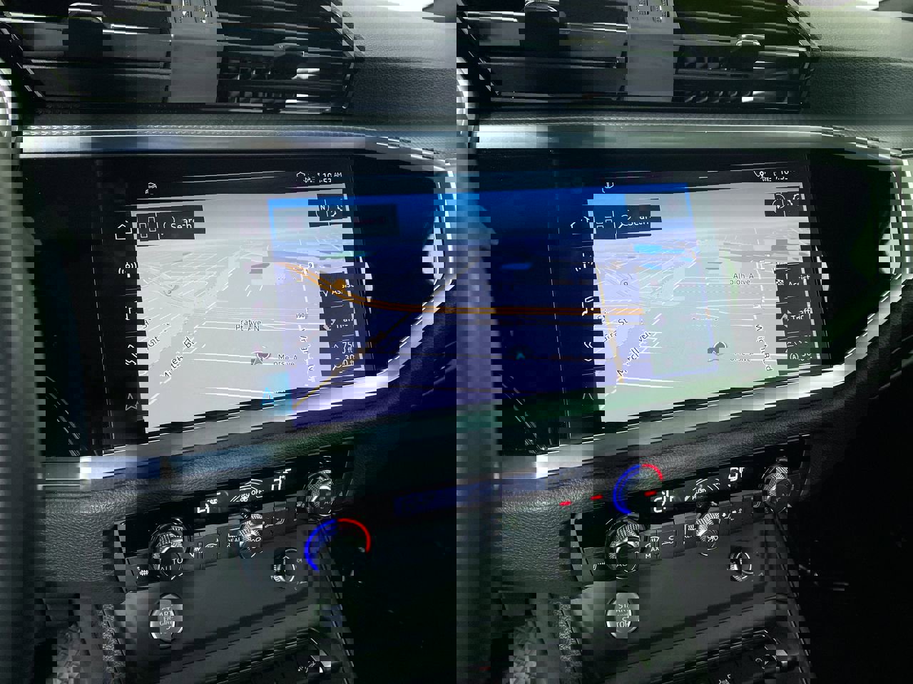 Used 2020 Audi Q3 2.0T Premium Plus w/ Premium Plus Package image 4