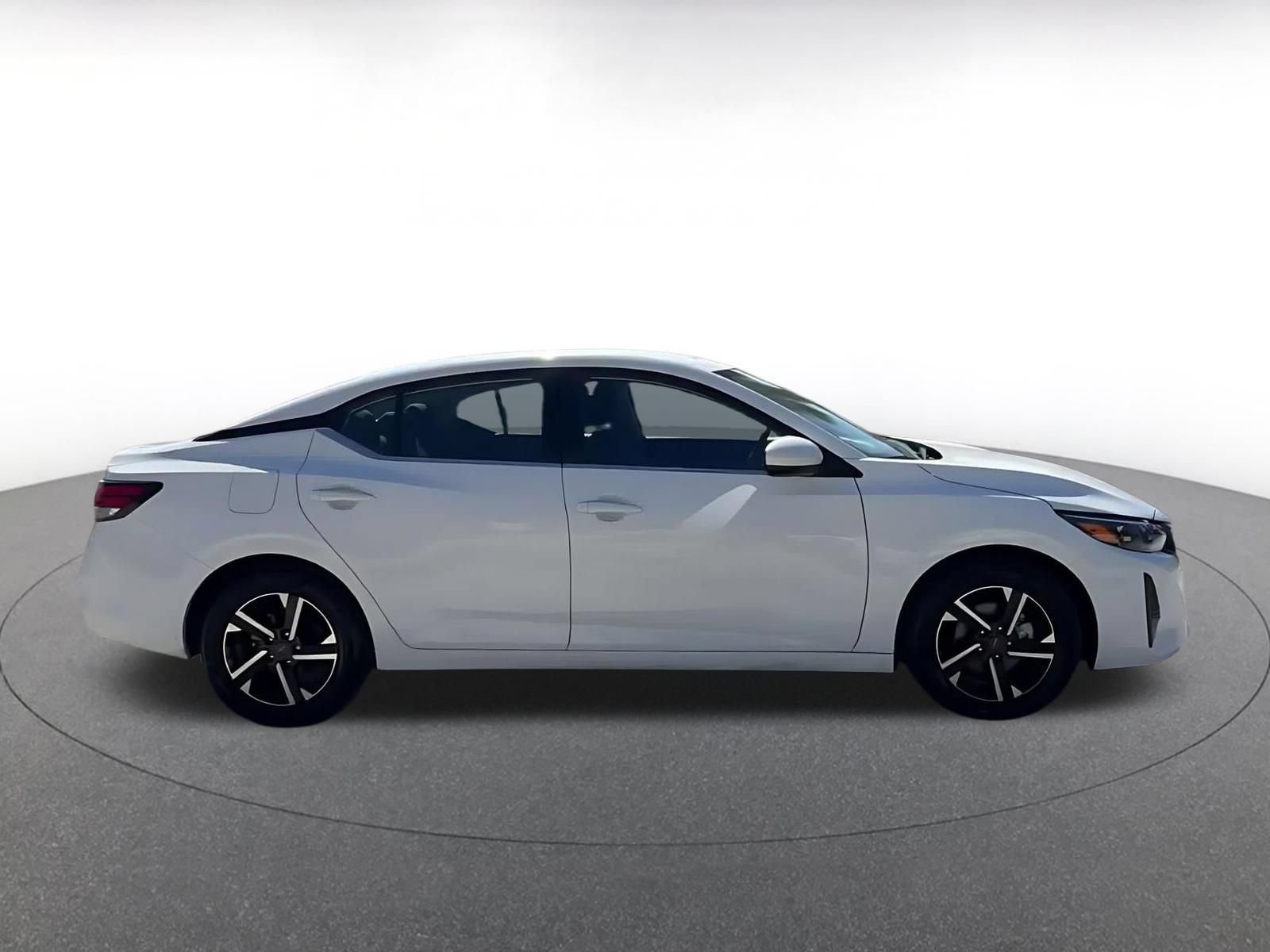Used 2025 Nissan Sentra SV FWD image 15