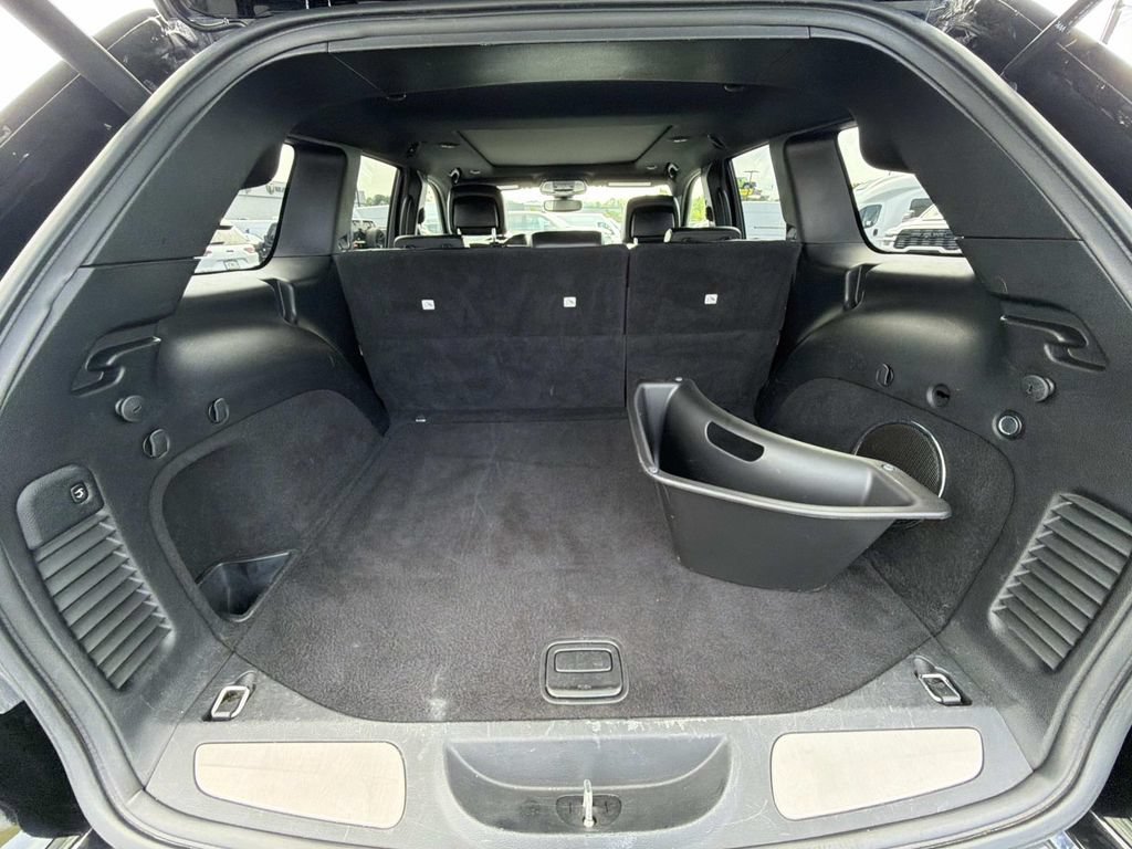 Used 2020 Jeep Grand Cherokee Overland AWD/4WD image 13