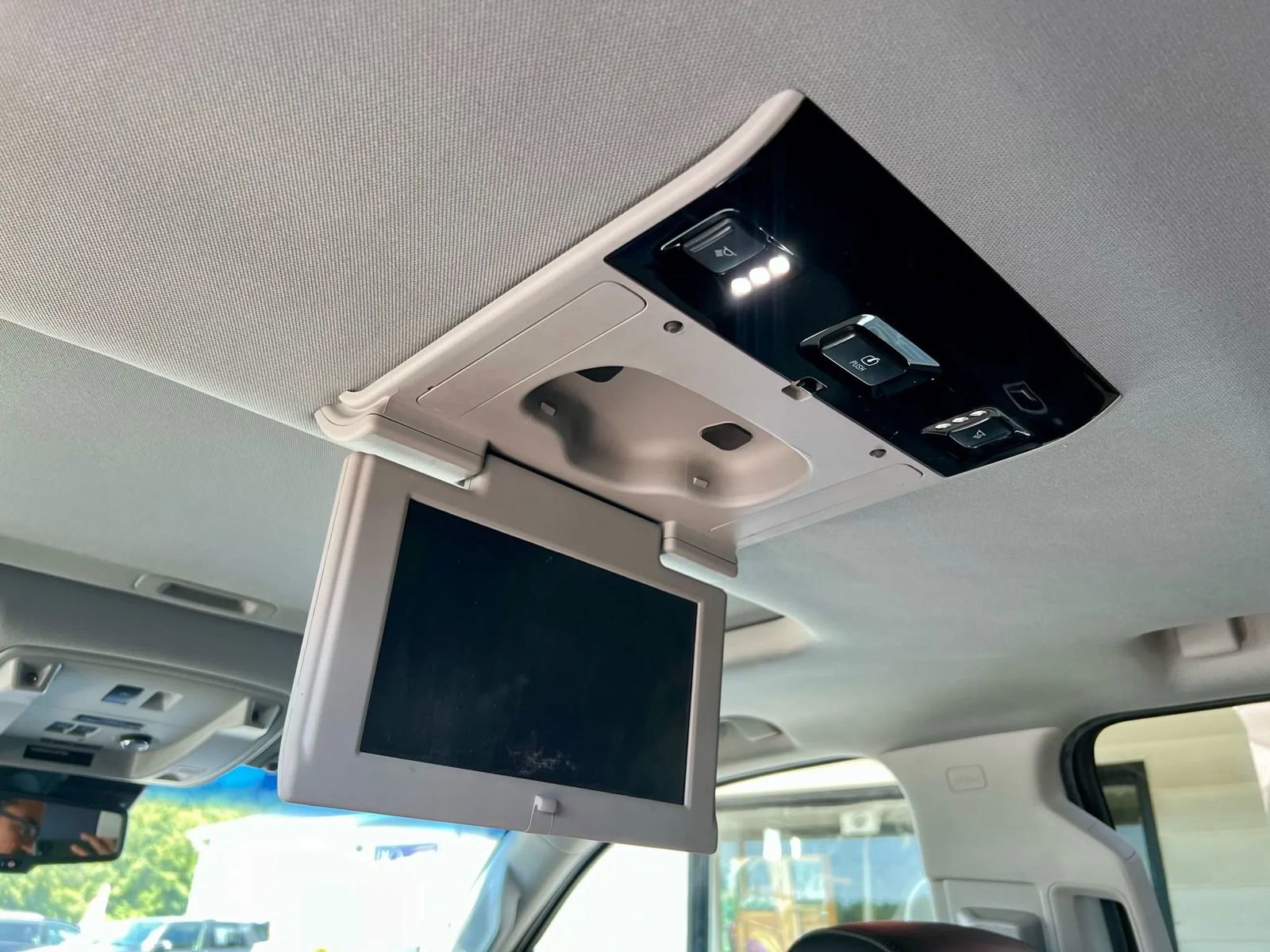 Used 2019 GMC Yukon Denali w/ Denali Ultimate Package image 19