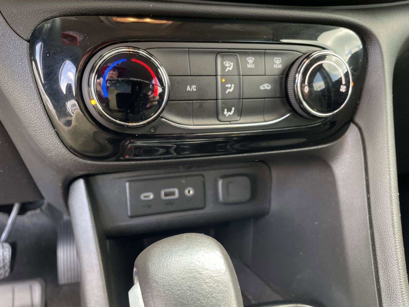 Used 2021 Buick Encore GX Preferred FWD image 21