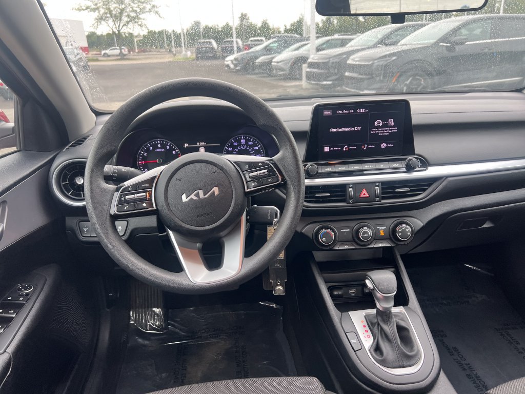 Certified 2023 Kia Forte LXS w/ LXS Technology Package FWD image 14