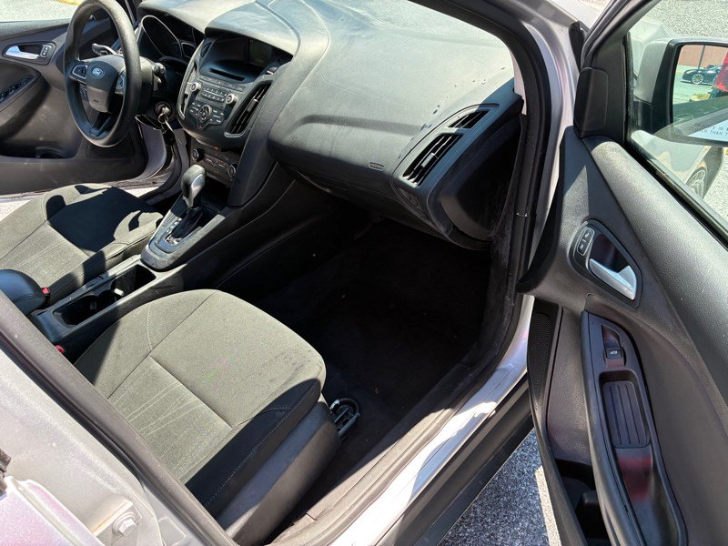 Used 2017 Ford Focus SE FWD image 16