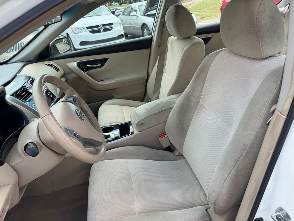 Used 2013 Nissan Altima 2.5 SV FWD image 11
