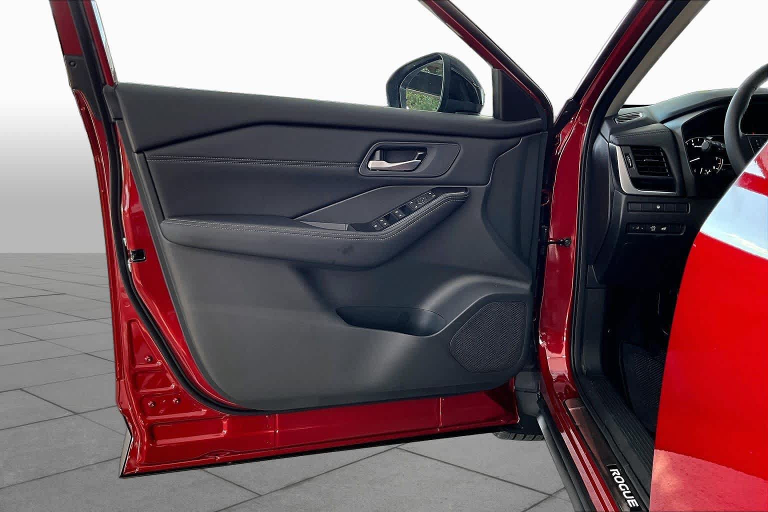 New 2026 Nissan Rogue Dark Armor FWD image 10