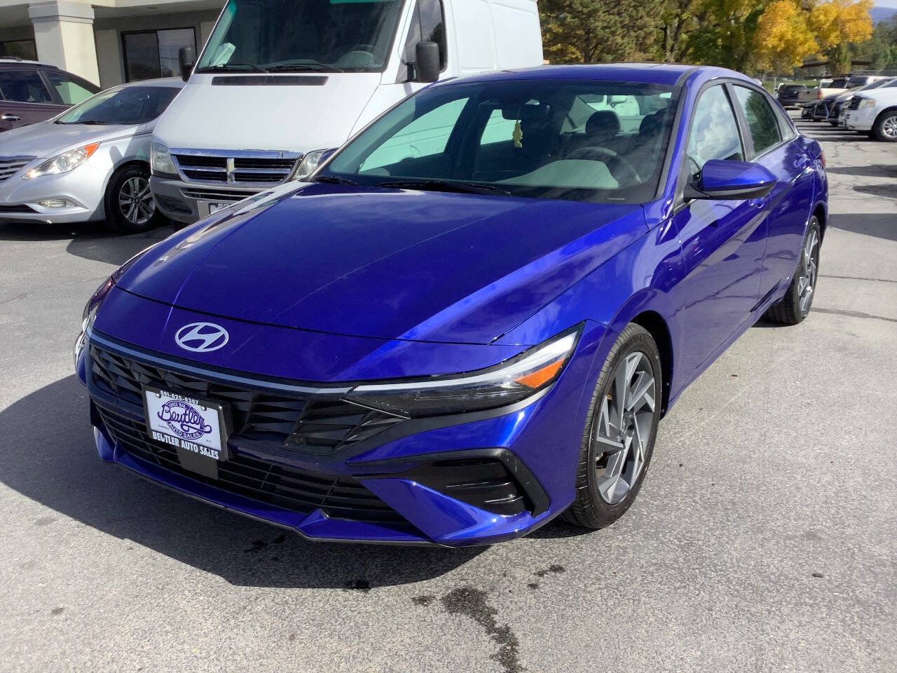 Used 2025 Hyundai Elantra SEL FWD image 3