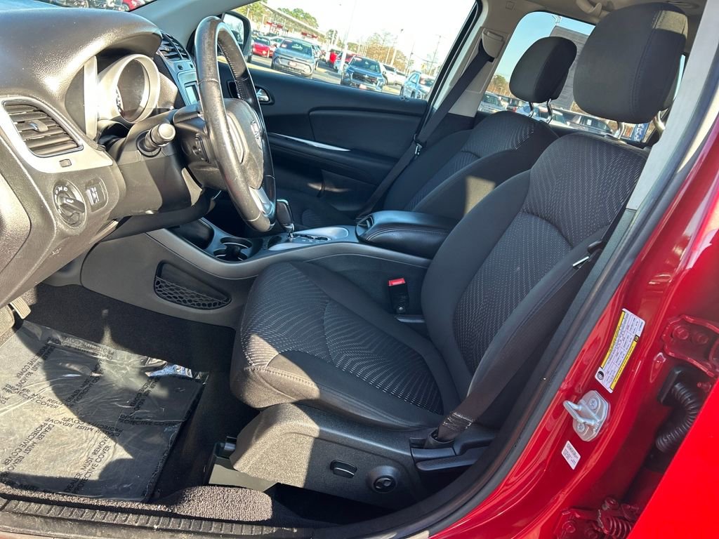 Used 2020 Dodge Journey SE w/ SE Popular Equipment Group image 14