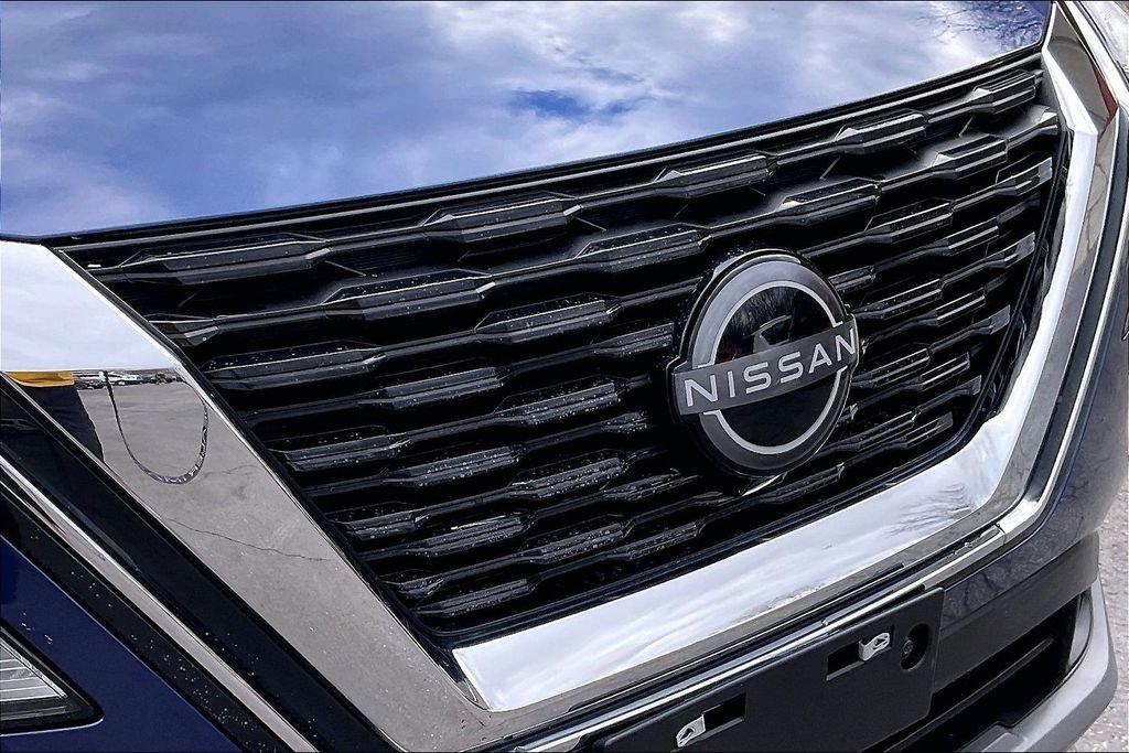 Used 2023 Nissan Rogue SV image 29