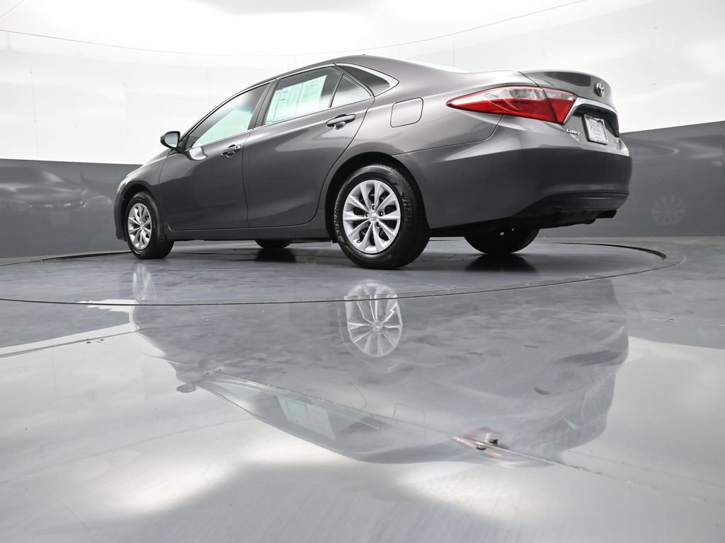 Used 2016 Toyota Camry LE FWD image 31
