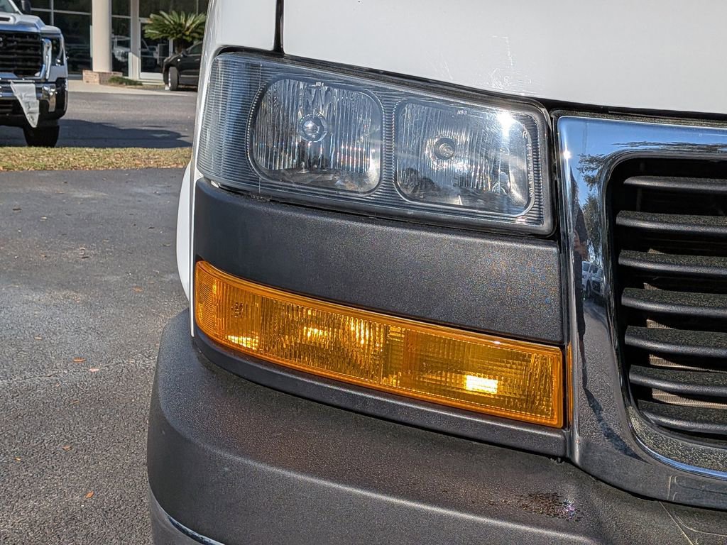 Used 2024 GMC Savana 2500 w/ Driver Convenience Package image 9